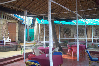 Sea View Resort Morjim Eksteriør bilde